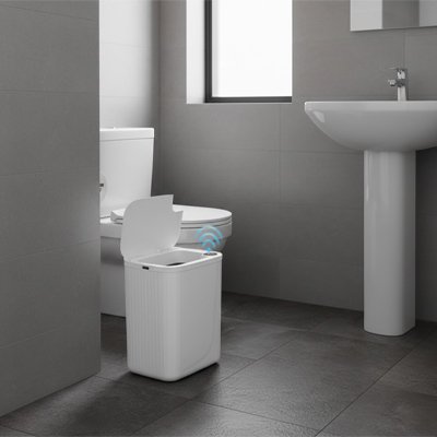 Poubelle salle de bain